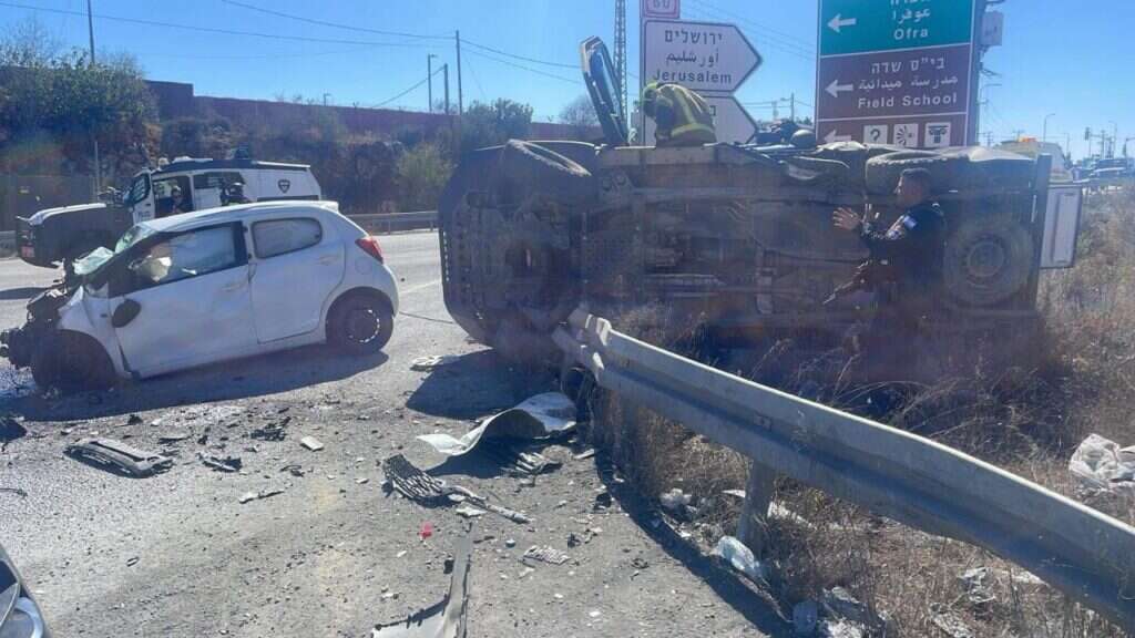 זירת ניסיון הפיגוע סמוך לעפרה. | דוברות המשטרה