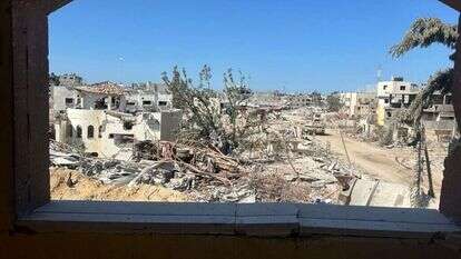 מבט על חורבות רפיח. צולם מחלון הבניין בו חוסל סינוואר. | אורלי גולדקלנג