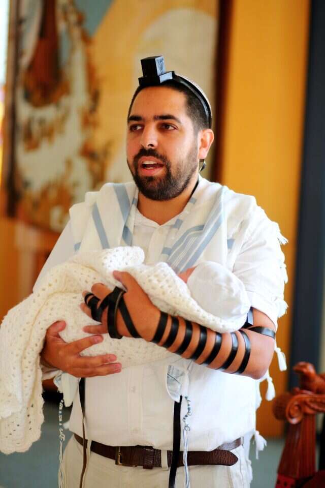 רפאל ז"ל בברית של בנו הלל. | אלישיב ליוויתן רפאל ז"ל בברית של בנו הלל. | אלישיב ליוויתן