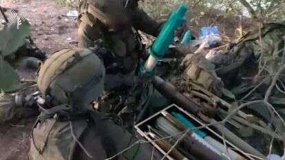 פעילות לוחמי צה"ל בלבנון. | מסך מתוך הסרטון שצילמה מצלמת הקסדה של סרן איתי אריאל גיאת ז"ל פעילות לוחמי צה"ל בלבנון. | מסך מתוך הסרטון שצילמה מצלמת הקסדה של סרן איתי אריאל גיאת ז"ל