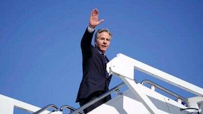 בלינקן בדרך לישראל, אמש. | AFP בלינקן בדרך לישראל, אמש. | AFP