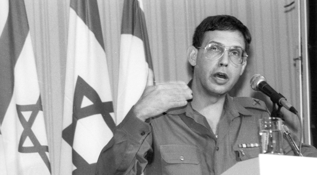 נחמן שי. | ארכיון דן הדני ע"ש משפחת פריצקר, הספרייה הלאומית.