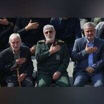 מפקד כוח קודס אסמאעיל קאאני בהלווייתו בטהרן של עבאס  נילפורשאן, מפקד  כוח קודס בסוריה  ולבנון, שנהרג עם צמרת חיזבאללה בביירות. | איי.אף.פי