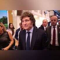 מיליי פותח את המסחר בבורסת ניו־יורק, במהלך ביקורו בעצרת האו"ם בחודש שעבר. | איי.אף.פי מיליי פותח את המסחר בבורסת ניו־יורק, במהלך ביקורו בעצרת האו"ם בחודש שעבר. | איי.אף.פי