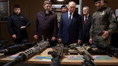 פוטין עם שליט צ'צ'ניה, רמזאן קדירוב. | איי.אף.פי פוטין עם שליט צ'צ'ניה, רמזאן קדירוב. | איי.אף.פי