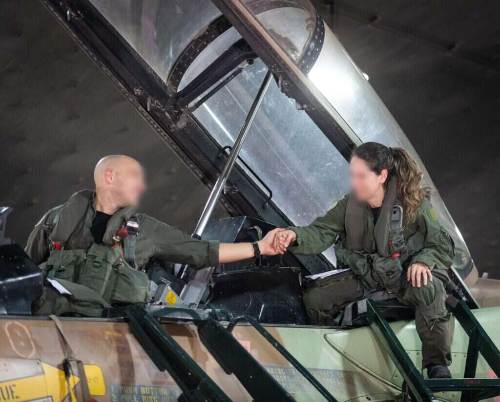 אנשי צוות טייסת העטלף שתקפו באיראן. דובר צה"ל