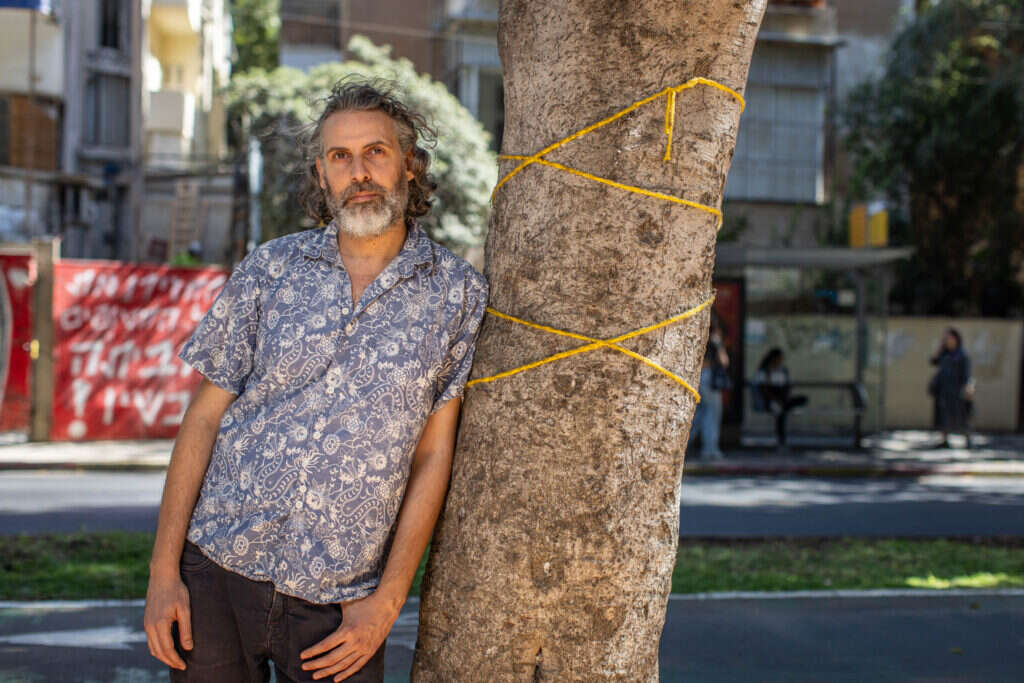 "אתה פסיכולוג, ושאמאן, ומשורר, ו'כומר וידויים', וחבר לרגע". חרש. | אבישג שאר־ישוב "אתה פסיכולוג, ושאמאן, ומשורר, ו'כומר וידויים', וחבר לרגע". חרש. | אבישג שאר־ישוב