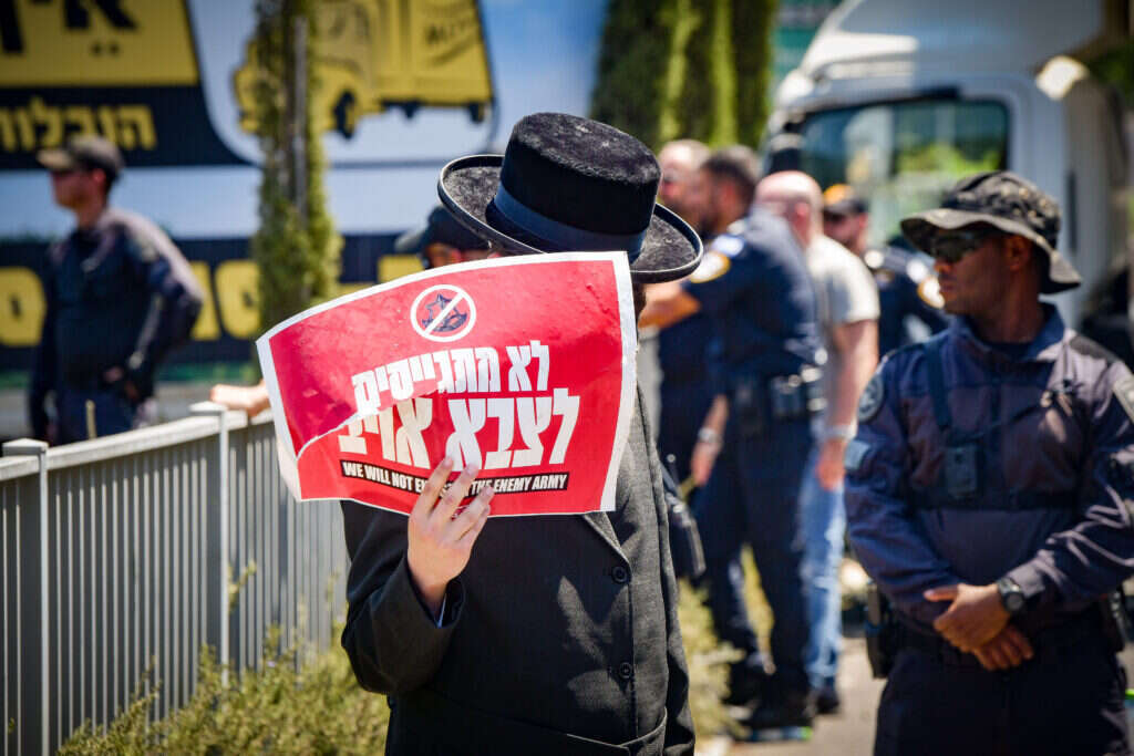 אבשלום ששוני, פלאש 90