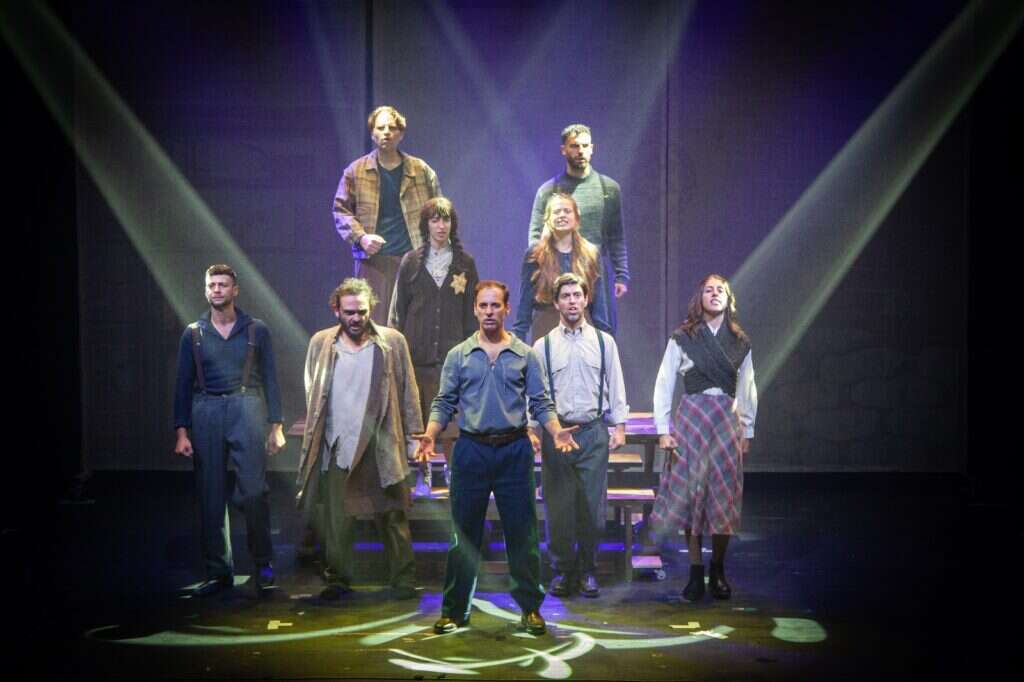 "אם המסר שלמדת מגטו ורשה הוא פילוג ולא אחדות, אתה עושה משהו לא נכון" תיאטרון אספקלריא במחזמר של שפירו. | מיקי לנגנטל