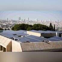 פאנלים סולאריים במזרח ירושלים. | מתוך הרשתות, שימוש על פי סעיף 27 א' לחוק זכויות יוצרים