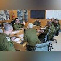 ישיבת עבודה עם הרמטכ"ל על חטיבת החשמונאים החדשה. | דו"צ