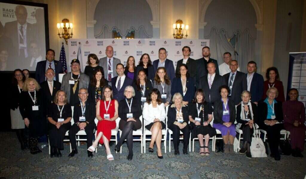 ועידת ניו יורק למלחמה באנטישמיות. | שורת הדין