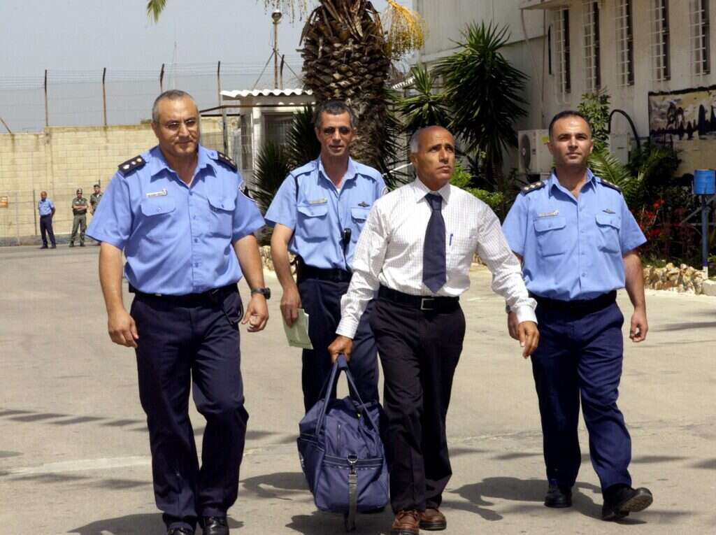 בגידה בממלכת הסוד

מסע אל נפשם של מרגלים שבגדו במדינתם

שלמה פלד ואילן דיאמנט

מטר, 2024, 347 עמ'