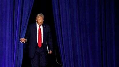 טראמפ נכנס לנאום בעצרת לאחר הזכייה. | AFP