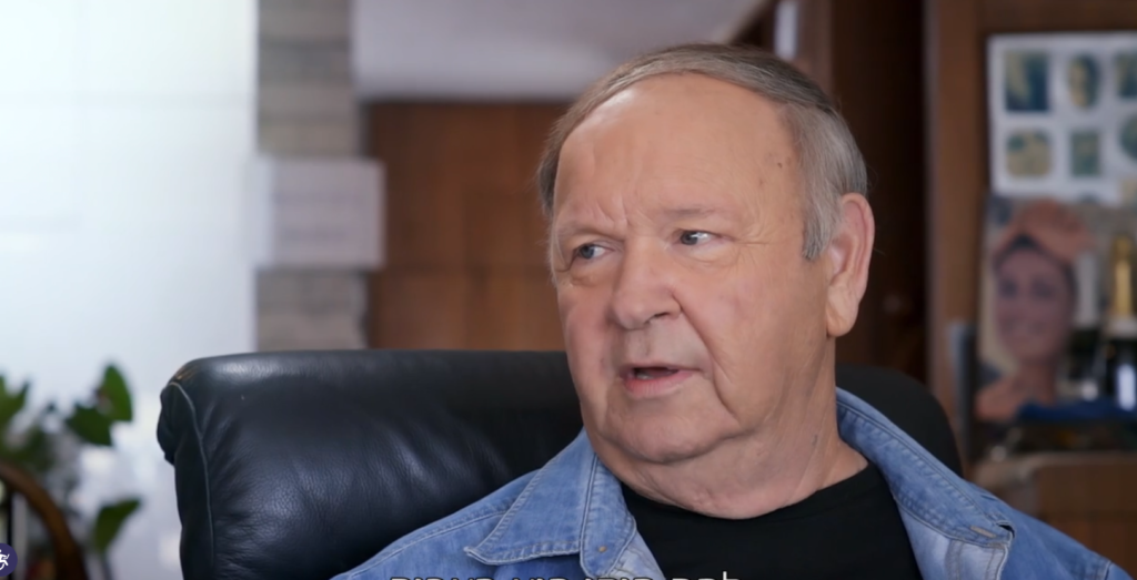 יגאל שילון בסרטו עם ארז טל. | מסך מתוך הסרט, קשת12