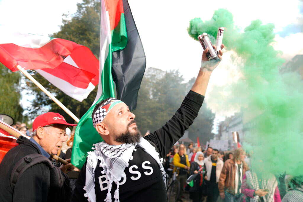 הפגנה פרו פלסטינית בדנמרק, | EPA/THOMAS TRAASDAHL DENMARK OUT