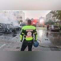 זירת הפגיעה של רקטה ברכב, בקריית ביאליק. | תיעוד מבצעי מד"א