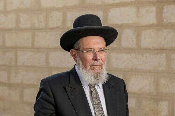 הרב הראשי קלמן בר. | נעמה שטרן הרב הראשי קלמן בר. | נעמה שטרן