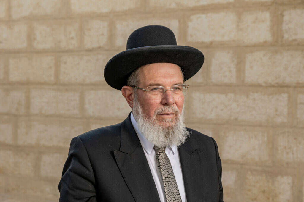 הרב הראשי קלמן בר. | נעמה שטרן