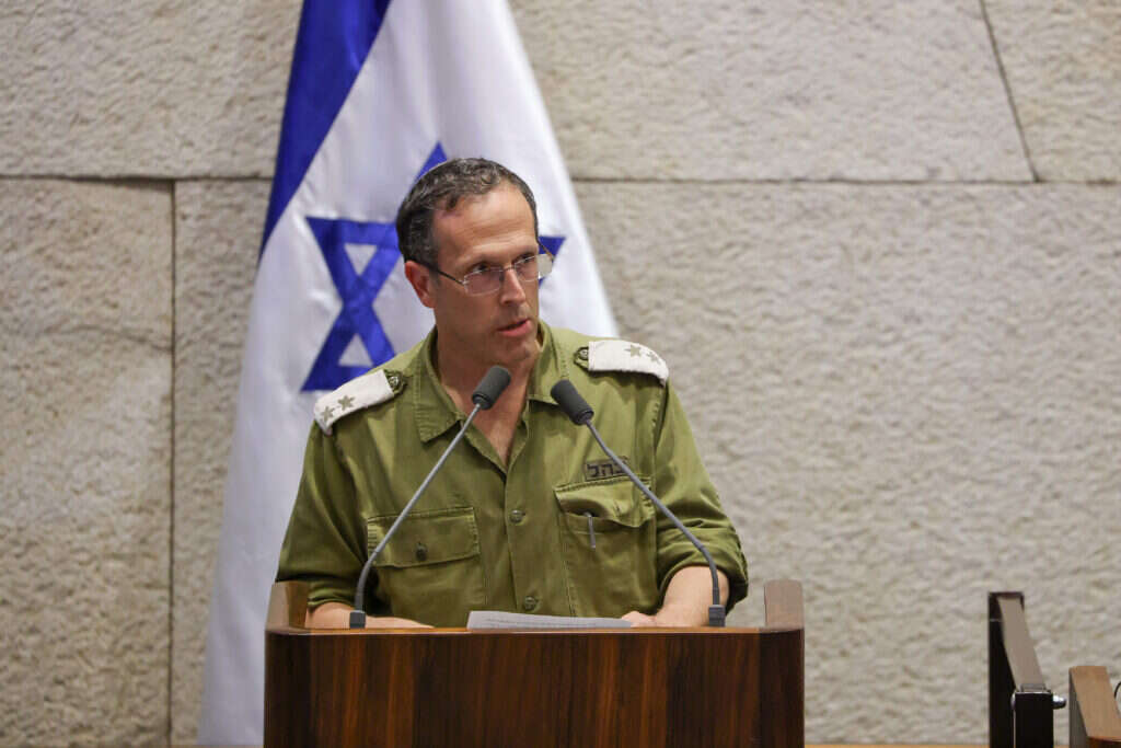 משמרות לילה. ח"כ משה (קינלי) טור־פז. | דוברות הכנסת, נועם מושקוביץ משמרות לילה. ח"כ משה (קינלי) טור־פז. | דוברות הכנסת, נועם מושקוביץ