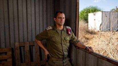 מפקד בית הספר ללוחמה בטרור, סגן אלוף עידו סיטון. | נעמה שטרן מפקד בית הספר ללוחמה בטרור, סגן אלוף עידו סיטון. | נעמה שטרן