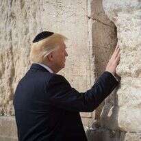 דונלד טראמפ בכותל המערבי, בכהונתו הראשונה כנשיא. | נתי שוחט, פלאש 90