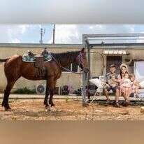 משפחת קסוביץ, בית־אל. | יוסי אלוני