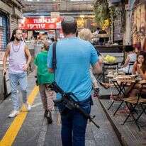 צריכים להיות בראש סדר העדיפויות. מילואימניק בשוק מחנה יהודה, אוקטובר 2024. | חיים גולדברג, פלאש 90