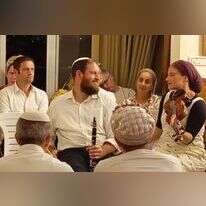 "אבי היה מדבר את המוזיקה". בני הזוג גולדברג בערב הניגונים האחרון שאירחו בביתם | באדיבות המשפחה