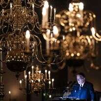 ניצול ממחנה ההשמדה ברגן בלזן בערב לציון ליל הבדולח, בשנה שעברה בהולנד | EPA ניצול ממחנה ההשמדה ברגן בלזן בערב לציון ליל הבדולח, בשנה שעברה בהולנד | EPA