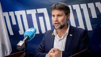 סמוטריץ בישיבת הסיעה בכנסת. | יונתן זינדל - פלאש 90 סמוטריץ בישיבת הסיעה בכנסת. | יונתן זינדל - פלאש 90