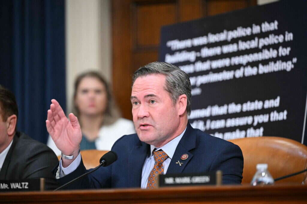 חבר הקונגרס מייק וולץ, בשימוע לאחר ניסיון ההתנקשות בטראמפ. | AFP