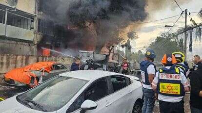 שריפה לאחר פגיעה רקטה אמש בקריות. דוברות מד"א