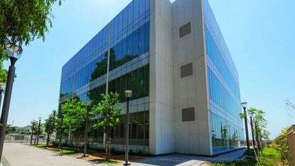 בניין החדשנות ע"ש גרציאלה דרהי בו יתקיימו מחקר מדעי ופעילות בית ספר לרפואה. | רמי סיני