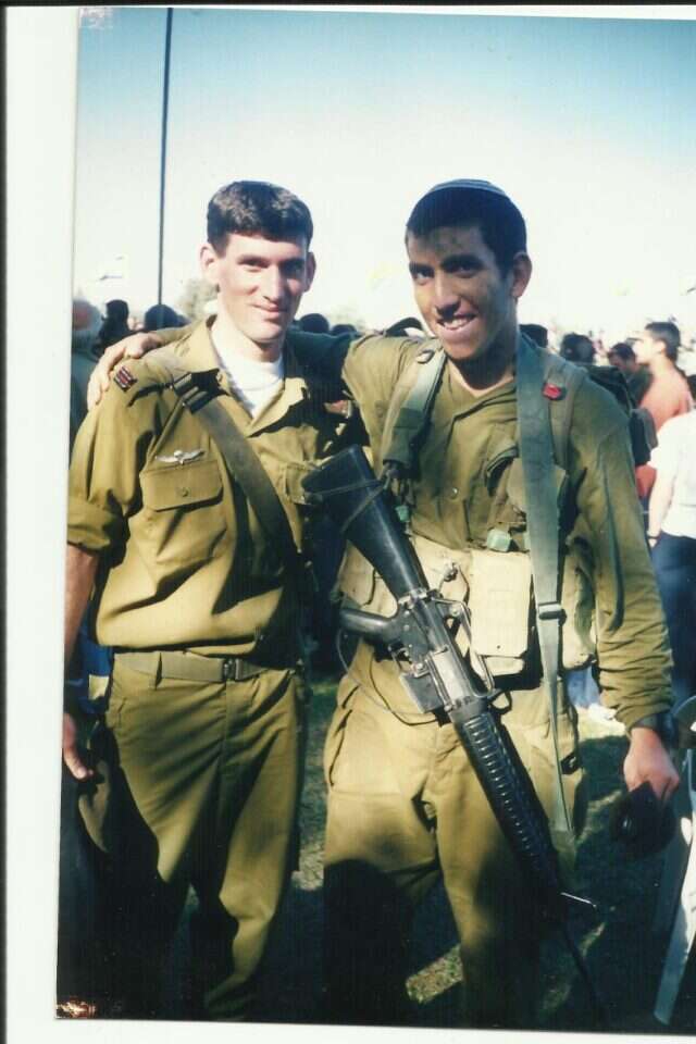 שמעון עם אחיו, בנג'י ז"ל