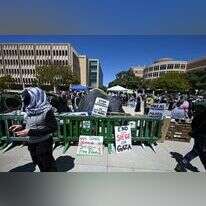 הפגנות נגד ישראל באוניברסיטת קליפורניה, בחודש אפריל. | איי.אף.פי