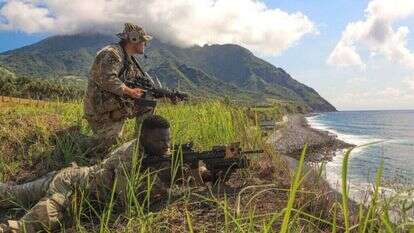 חיילים אמריקנים בתרגיל בפיליפינים | Spc. Benjamin Anderson, מאתר צבא ארה"ב