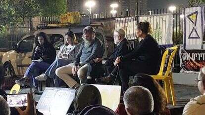 משתתפי הפאנל למען החטופים בכרמי־גת. | אלישיב רייכנר משתתפי הפאנל למען החטופים בכרמי־גת. | אלישיב רייכנר