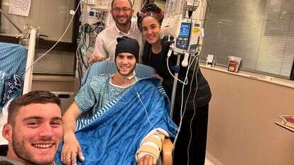 לידע וחגית פרינס עם בניהם יונתן ואלישיב. | באדיבות המצולמים לידע וחגית פרינס עם בניהם יונתן ואלישיב. | באדיבות המצולמים