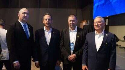 מופיד מרעי (שני מימין) במעמד ההכרזה מופיד מרעי (שני מימין) במעמד ההכרזה