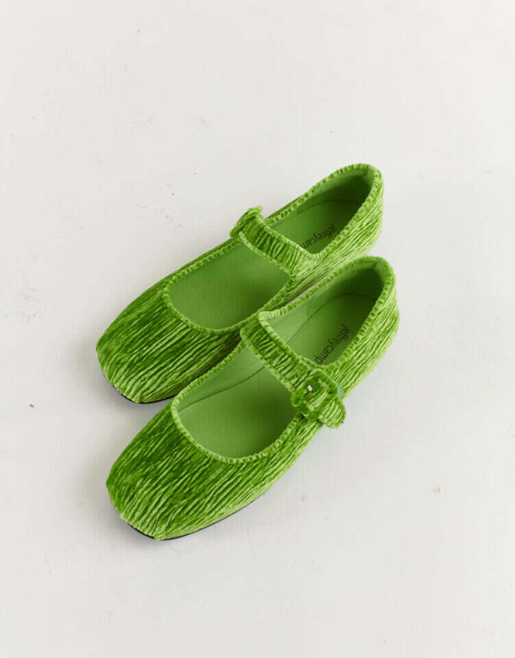 נעלי מרי ג'ין. שופרא