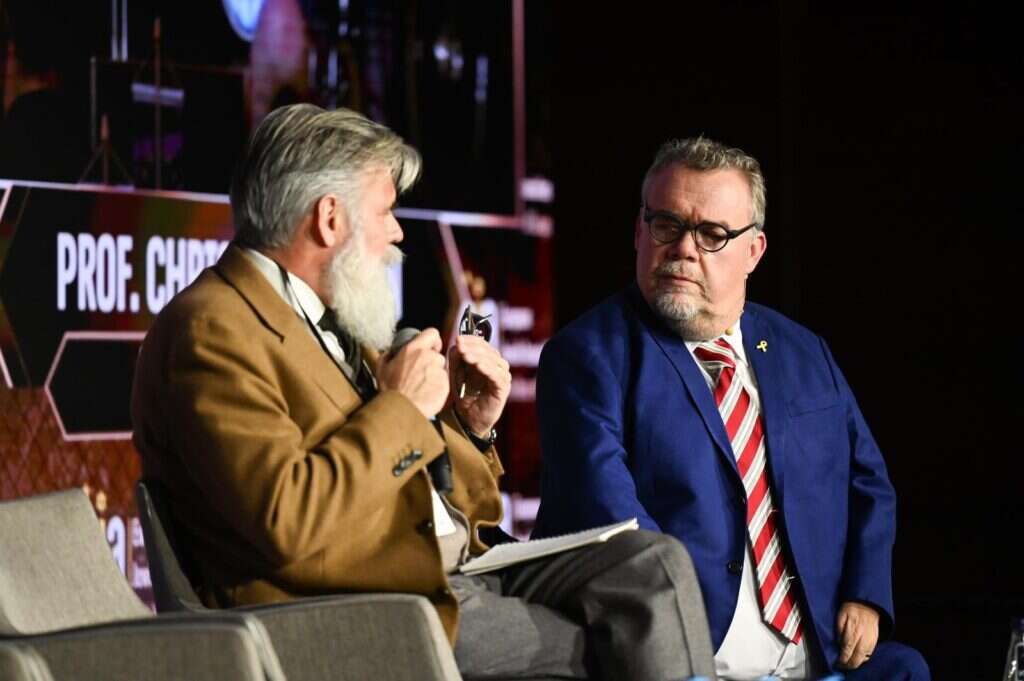 דיוויד לגה. | יואב דודקביץ'