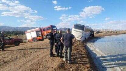 האוטובוס בחוף באילת. | דוברות המשטרה