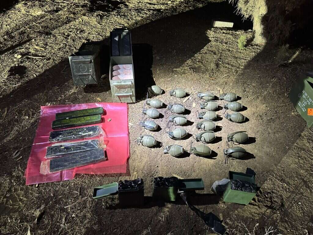 אמצעי הלחימה שאותרו אצל החיילים.