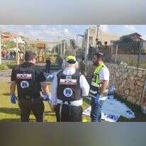 הזירה בה נרצח נהג המשאית מפגיעת הרקטה בנהריה. | זק"א