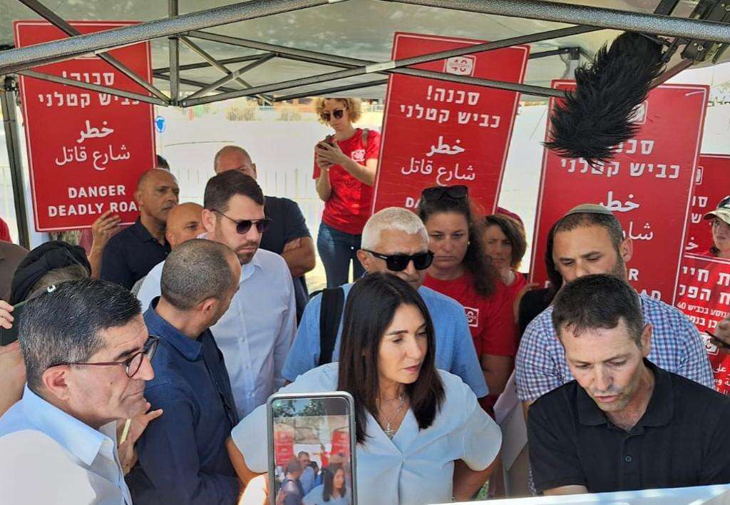 "המשטרה לא יכולה לטפל בזה". הפגנות למען שיפור הבטיחות בכביש 40. | עידן מזרחי