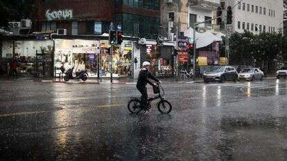 חורף בתל אביב, | מרים אלסטר, פלאש 90