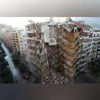 הריסות בביירות לאחר תקיפות חיל האוויר: | AFP הריסות בביירות לאחר תקיפות חיל האוויר: | AFP