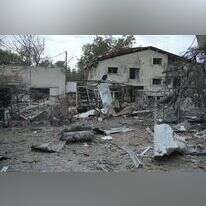 תוצאות פגיעה ישירה של חיזבאללה במושב במרכז הארץ. | אריק מרמור, פלאש 90