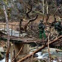 מסך מתוך הסרט "אין ארץ אחרת"